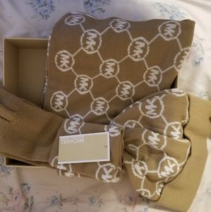 NWT MK Scarf/Gloves/Hat Set!!